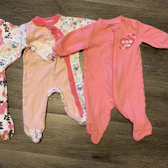 Four one piece baby girl jumpers - Picture 2 of 5